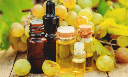 Grapeseed Oil for Hair: Hair Benefits and How to Use It