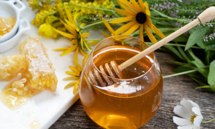 Honey for Hair: Benefits and How to Use It